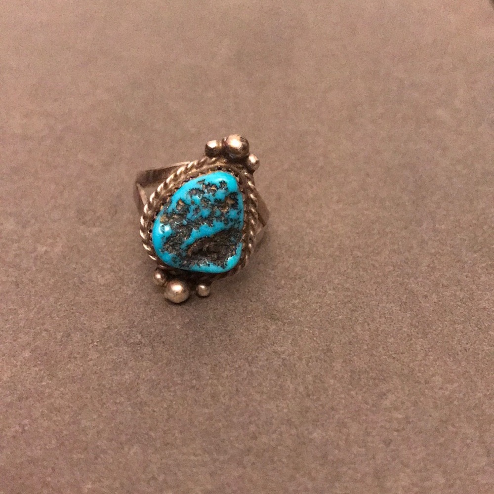 Handmade large turquoise stone ring - Picture 3 of 4